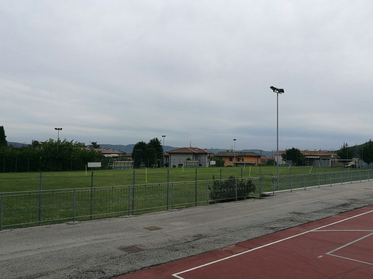 Nuova illuminazione al campo da calcio